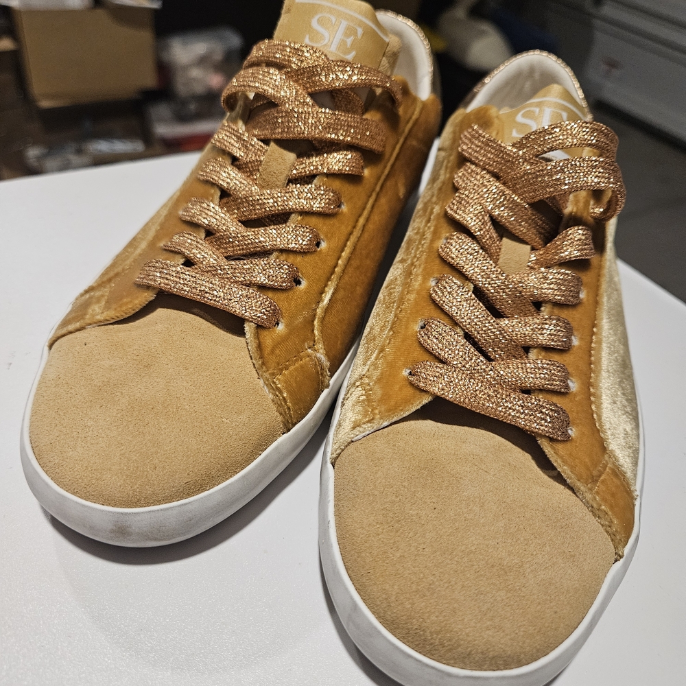 Aubrie Kids Gold and Tan Sneakers